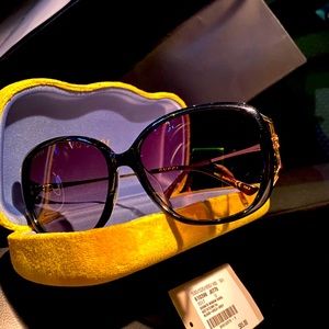 Brand new with tags woman’s Gucci sunglasses
